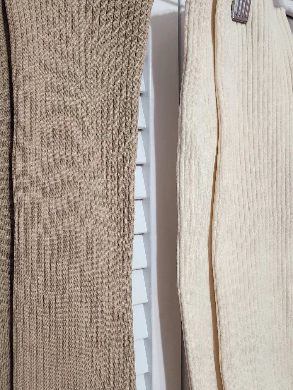 Light Weight Ribbed Knit Leg Warmers - Beige & Cream